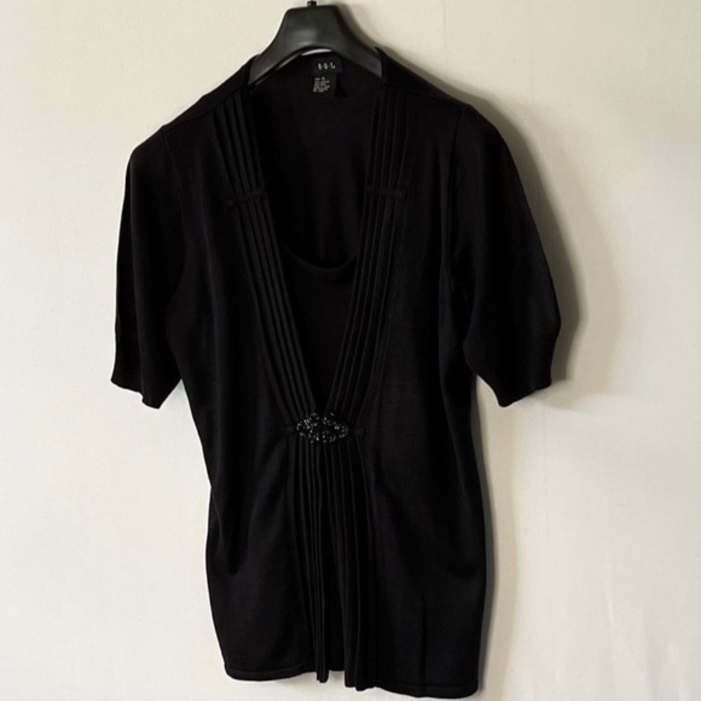 RQT Woman Top Womens Size XL Black Stretch Shirt Ribbed Bead Embellishment.